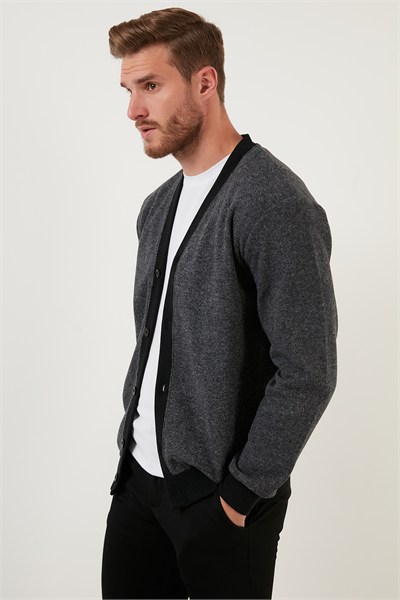 Pamuklu Regular Fit Düğmeli V Yaka Erkek Hırka 456205 GRİ