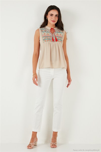 Pamuklu Regular Fit Nakış İşlemeli Kadın Bluz 611BZ0249 BEJ