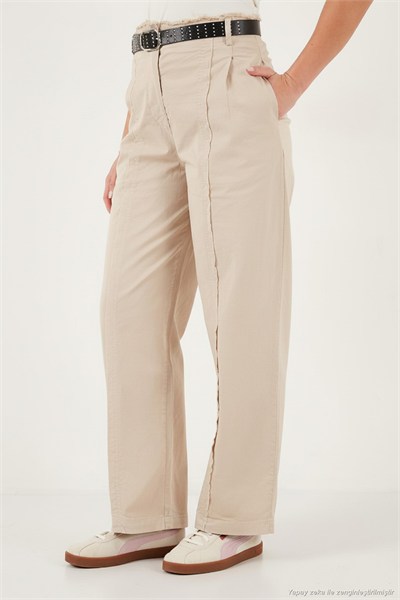 Pamuklu Relaxed Fit Geniş Paça Dikiş Detaylı Kemerli Kadın Pantolon 68351208 TAŞ