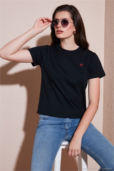 Pamuklu Slim Fit Bisiklet Yaka Minimal İşleme Detaylı Kadın T Shirt 5866398 SİYAH