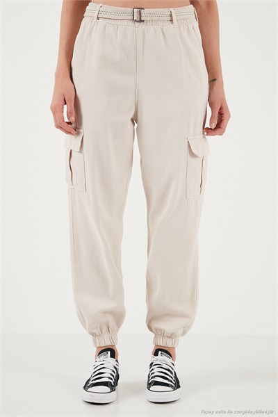 Pamuklu Standart Fit Normal Bel Lastikli Paça Kemerli Jogger Kadın Pantolon 668YP5045 TAŞ
