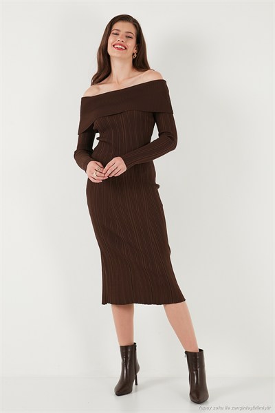 Premium Fitilli Carmen Yaka Slim Fit Midi Boy Triko Kadın Elbise 680EL00033 KAHVE