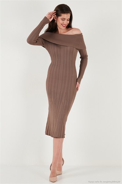 Premium Fitilli Carmen Yaka Slim Fit Midi Boy Triko Kadın Elbise 680EL00033 VİZON