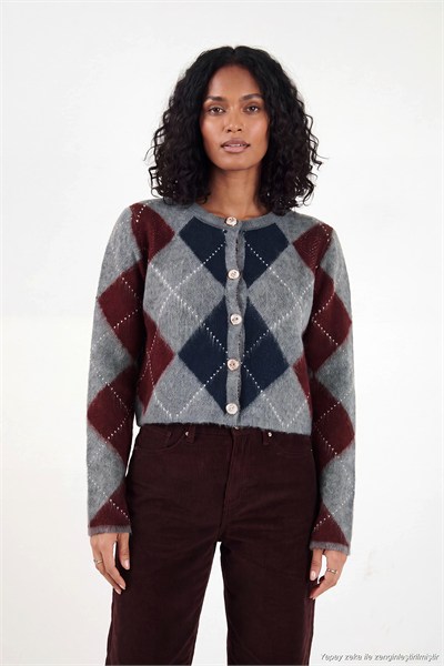 Regular Fit Bisiklet Yaka Baklava Desenli Düğmeli Crop Kadın Hırka 4615570 ANTRASİT