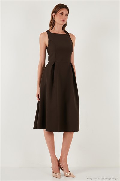 Regular Fit Bisiklet Yaka Cepli Pileli Midi Boy Abiye ve Mezuniyet Kadın Elbise 6111963 KAHVE