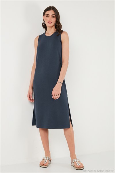 Regular Fit Bisiklet Yaka Yırtmaç Detaylı Basic Midi Kadın Elbise 5866160 FÜME