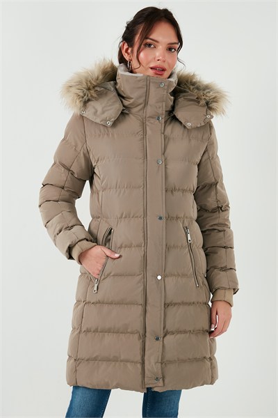 Regular Fit Çıkarılabilir Kapüşonlu Fermuarlı Cepli Şişme Kadın Mont 497EMİLY KOYU BEJ