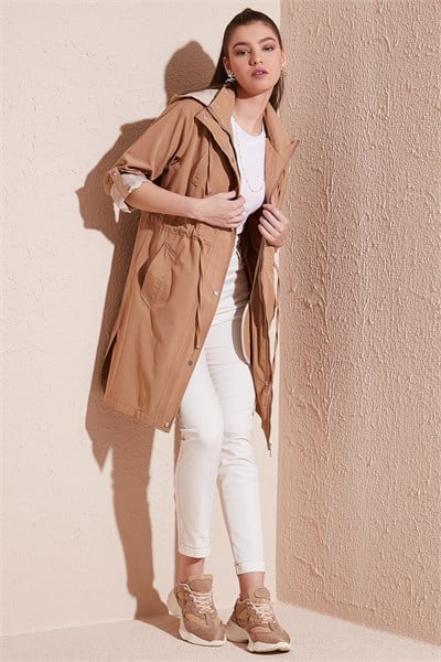 Regular Fit Çıkarılabilir Kapüşonlu İnce Mevsimlik Kadın Mont 497SEZEN CAMEL