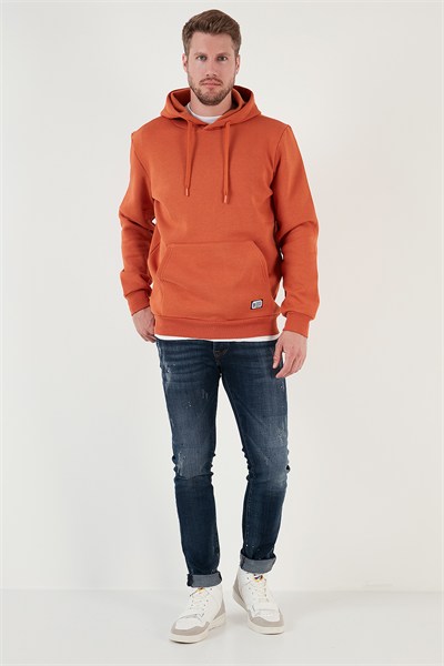 Regular Fit Kapüşonlu Kanguru Cepli İçi Tüylü Yumuşak Şardonlu Erkek Sweat 5905281 Tarçın