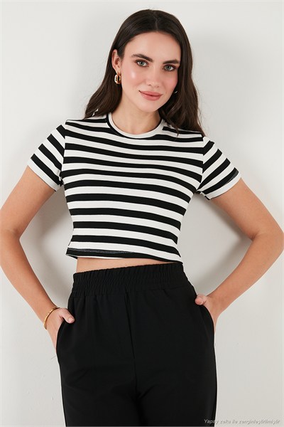 Slim Fit Bisiklet Yaka Çizgili Crop Kadın T Shirt 5866110 SİYAH