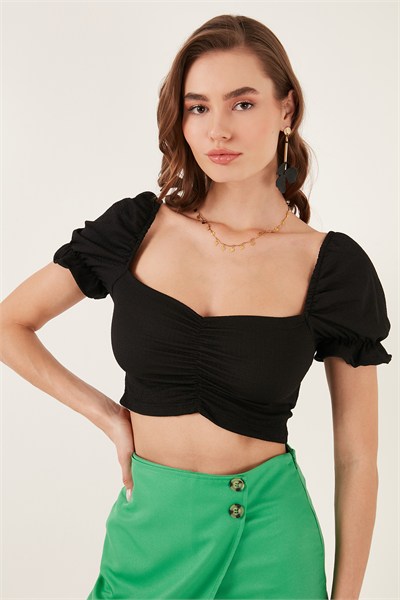 Slim Fit Büzgü Detaylı Kalp Yaka Crop Kadın Bluz 5865601 SİYAH