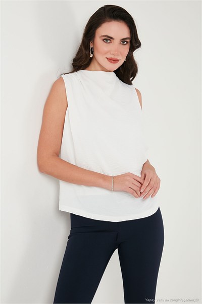 Slim Fit Dik Yaka Omuz Büzgülü Kadın Bluz 6527836 BEYAZ