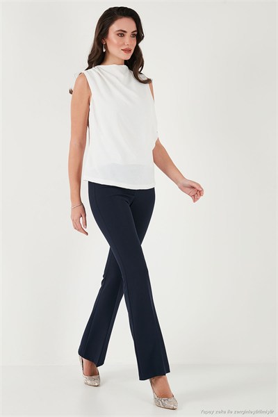 Slim Fit Dik Yaka Omuz Büzgülü Kadın Bluz 6527836 BEYAZ