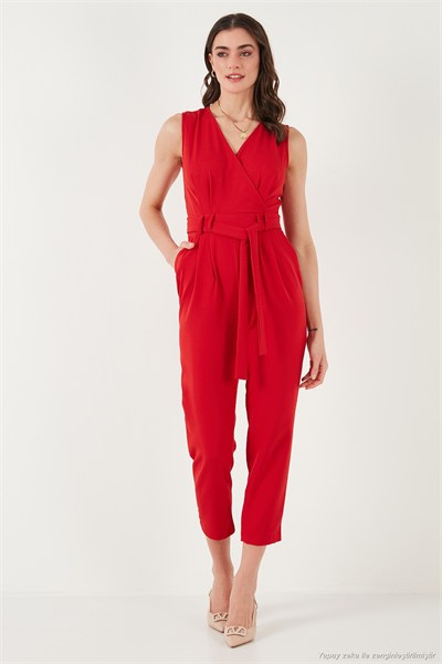 Slim Fit Düz Paça Kruvaze Yaka Kemerli Kadın Tulum 6783626 KIRMIZI