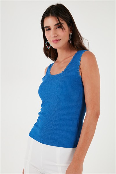 Slim Fit Kalın Askılı Dantelli Kare Yaka Bürümcük Kadın Atlet 5864979 SAKS