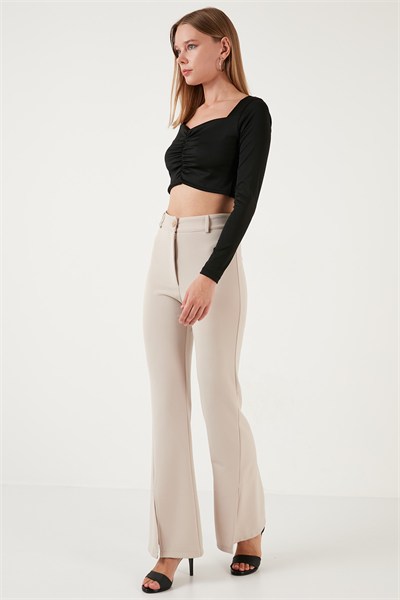 Slim Fit Kalp Yaka Önü Büzgülü Crop Kadın Bluz 5865401 SİYAH