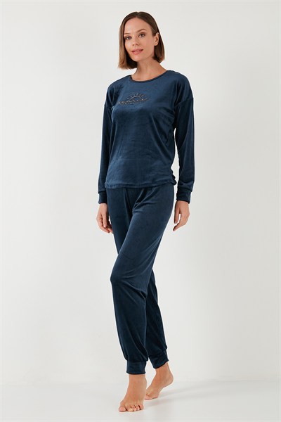 Standart Fit Bisiklet Yaka Yumuşak Kadife Kadın Pijama Takımı 6094201 LACİVERT