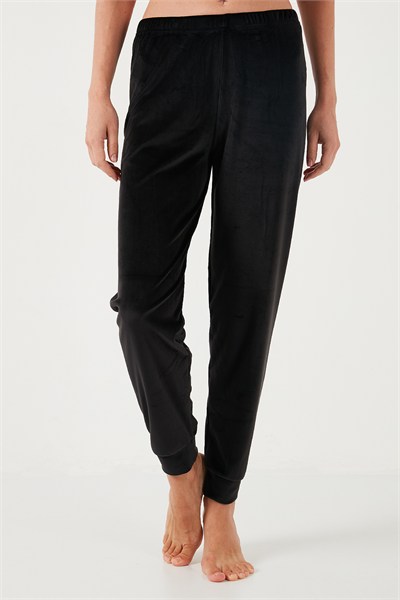Standart Fit Bisiklet Yaka Yumuşak Kadife Kadın Pijama Takımı 6094202 SİYAH