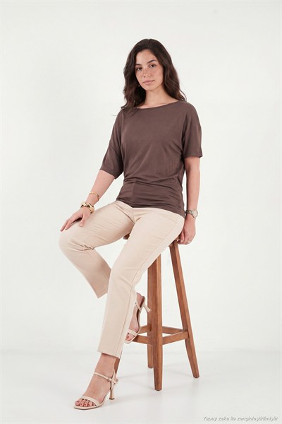 Standart Fit Drape Detaylı Yarasa Kol Kadın T Shirt 5866962 KAHVE