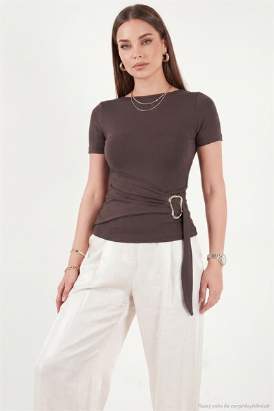 Toka Detaylı Fitted Fit Kayık Yaka Kadın Bluz 5862707 KAHVE