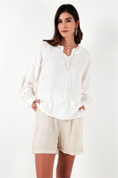Yakası Bağlamalı Kolları Nakışlı V Yaka Regular Fit Kadın Bluz 611BZ0368 EKRU