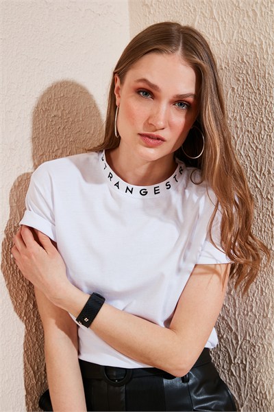Yakası Baskılı Bisiklet Yaka Basic Örme Kadın T Shirt 5864054 BEYAZ