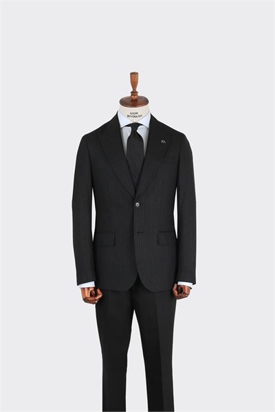 Suit Black