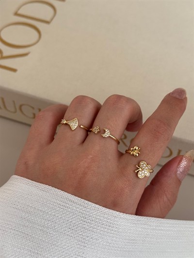 3’lü Ayarlanabilir Gold Figürlü Yüzük Seti – Melek, Ay-Yıldız ve Kelebek Detaylı 3326