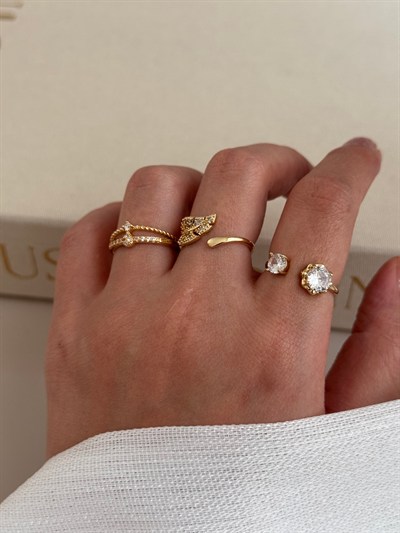 3’lü Ayarlanabilir Gold Yüzük Seti – Fiyonk ve Büyük Taş Detaylı 3328