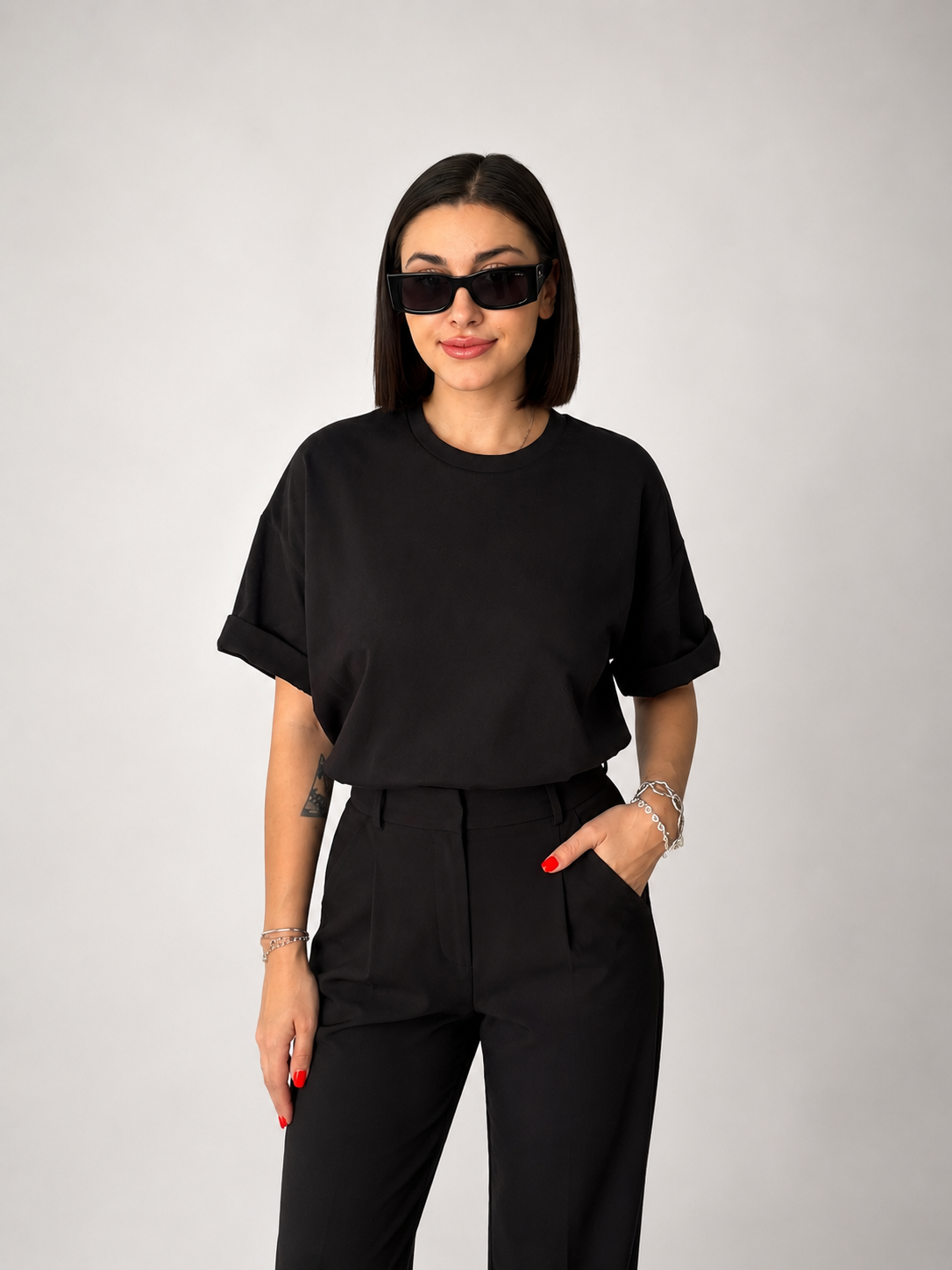 Gigi Oversize Siyah Tişört