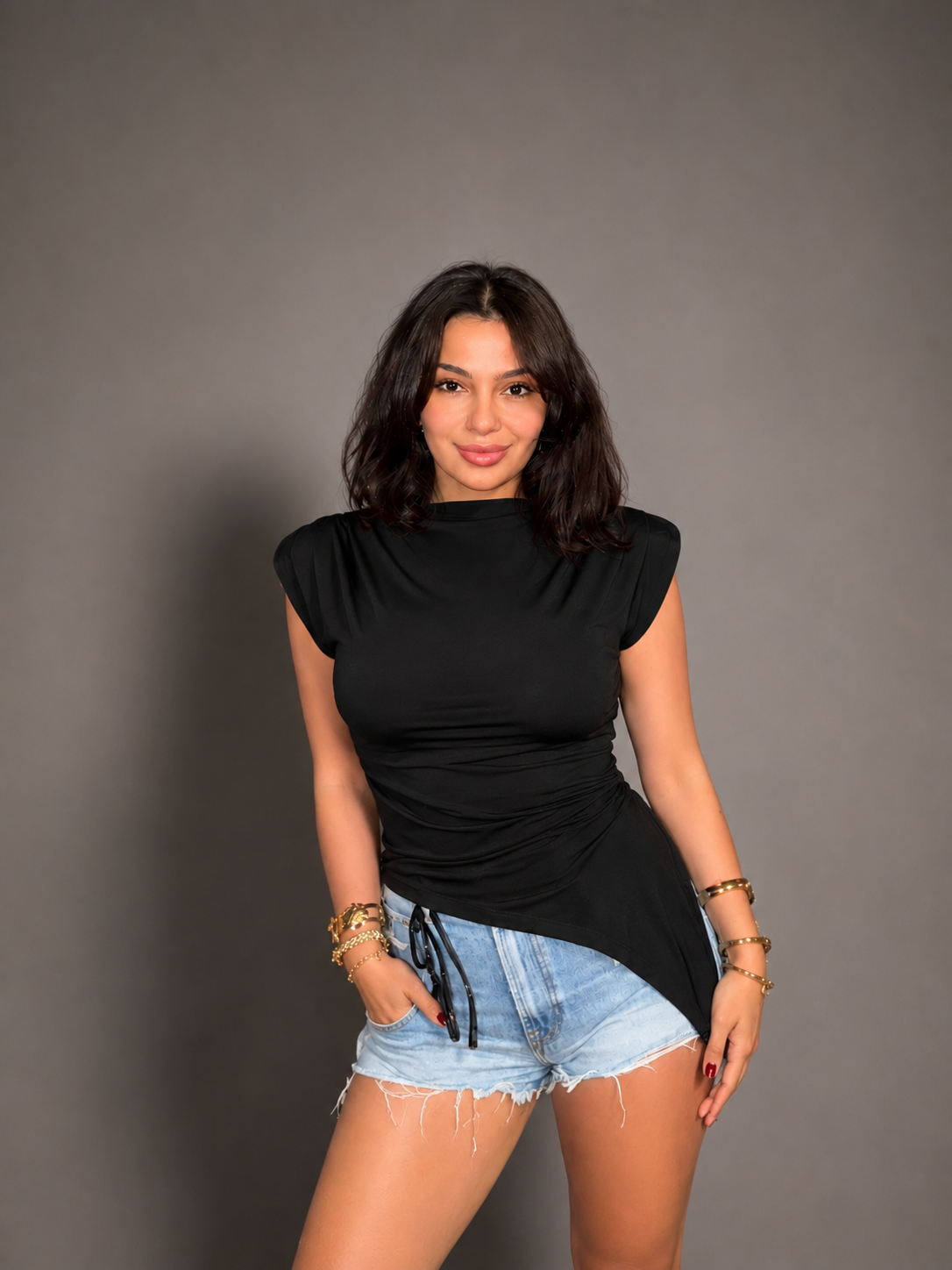 Gigi Siyah Vatkalı Bluz