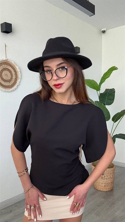Bisiklet Yaka Siyah Balon Kol Bluz – Modern Şık Ofis Bluzu