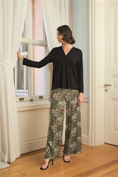 Çiçek Yaprak ve Etnik Desenli Uzun Kollu Pijama Takımı