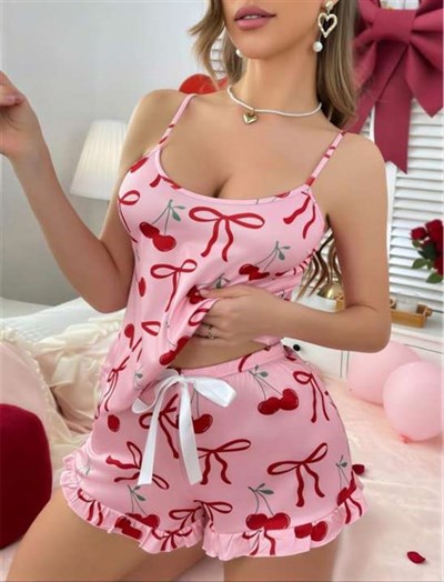 Pembe Üstüne Kiraz Desenli Askılı Şortlu Pijama Takımı