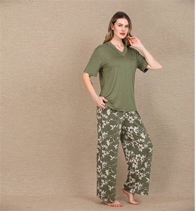 Şık Tasarım Çiçek Desenli Yeşil Kısa Kol Viskon Pijama Takımı