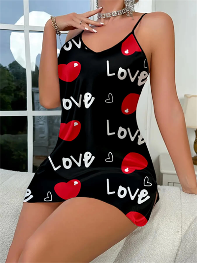 Love Desenli Siyah Saten Gecelik