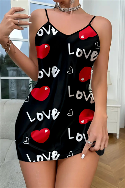 Love Desenli Siyah Saten Gecelik