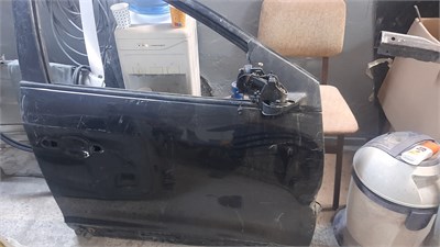 MEGANE III SAĞ ÖN KAPI ÇIKMA 