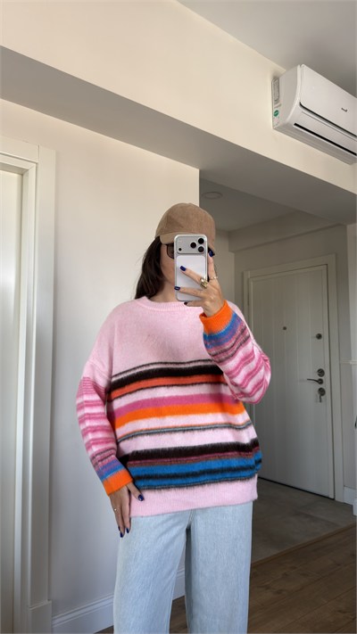PEMBE ÇİZGİLİ KAZAK