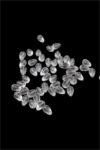 12x18 mm Damla İçten Delikli Şeffaf Akrilik Boncuk (25 Gr 17 Adet)