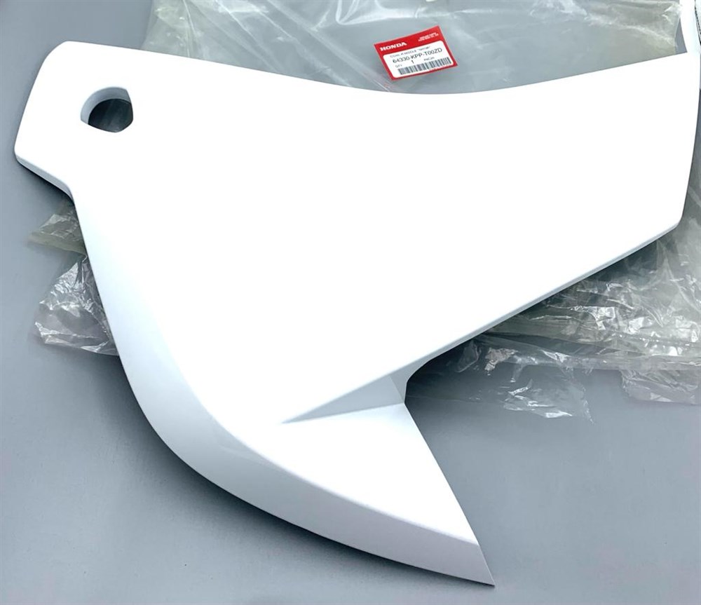 CBR 250 ÖN SAĞ GRENAJ BEYAZ
