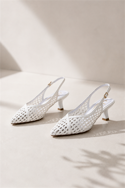 ALIX Kadın Beyaz Hasır Dokulu Sivri Burun Kadeh Topuklu Slingback Ayakkabı