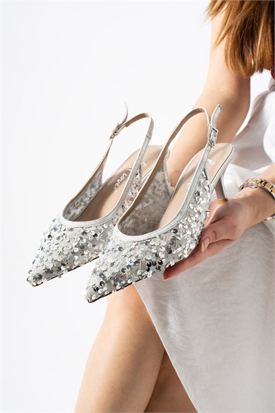 ARIYA Kadın Gümüş Sivri Burun Slingback Pul Payet Detaylı İnce Topuklu Ayakkabı