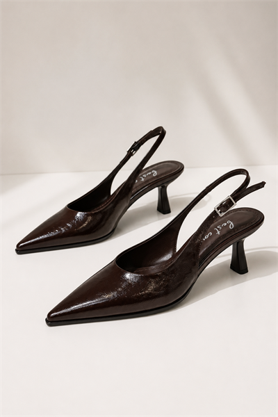 SEELIN Kadın Acı Kahve Sivri Burun Kırışık Rugan Slingback Tokalı 7 Cm İnce Topuklu Ayakkabı