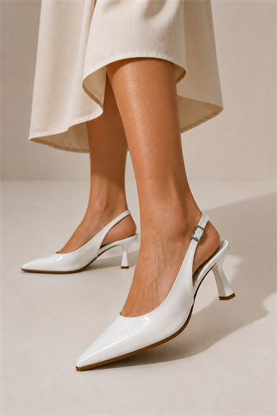 SEELIN Kadın Beyaz Sivri Burun Kırışık Rugan Slingback Tokalı 7 Cm İnce Topuklu Ayakkabı