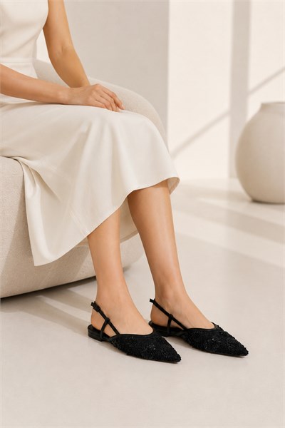 EFTELYA Kadın Siyah Çiçek İşlemeli Tül Sivri Burun Slingback Babet Ayakkabı