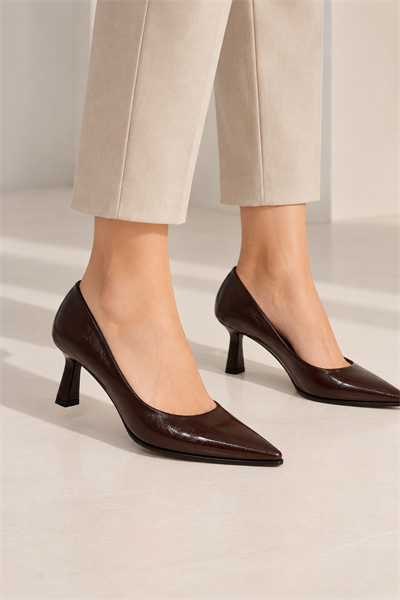 HAZIA Kadın Acı Kahve Kırışık Rugan Sivri Burun 7 Cm Kadeh Topuklu Stiletto Ayakkabı