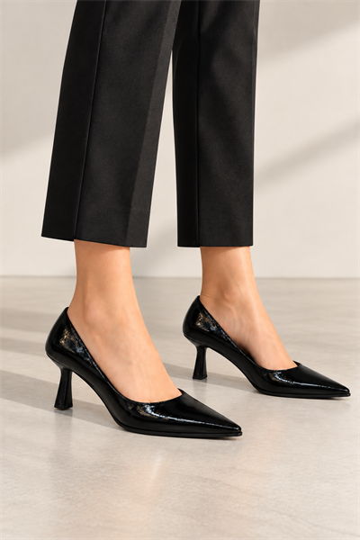HAZIA Kadın Siyah Kırışık Rugan Sivri Burun 7 Cm Kadeh Topuklu Stiletto Ayakkabı