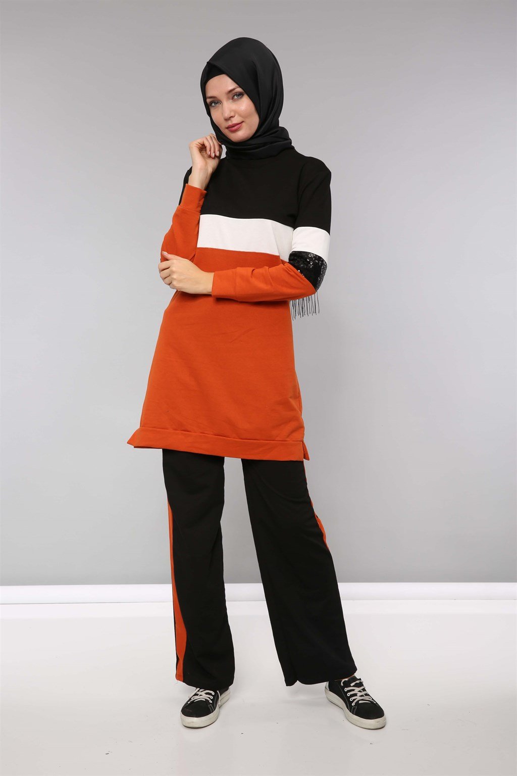 Pul Payet Detaylı Takım Kremit