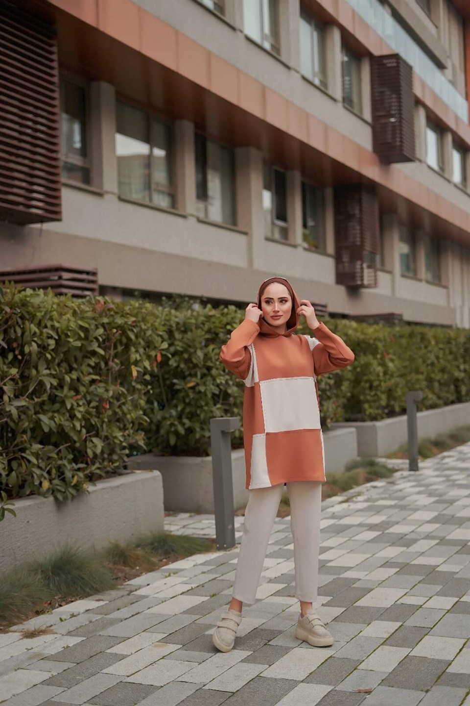 Kare Garnili Kapşonlu 2'li Takım 10674 Taş